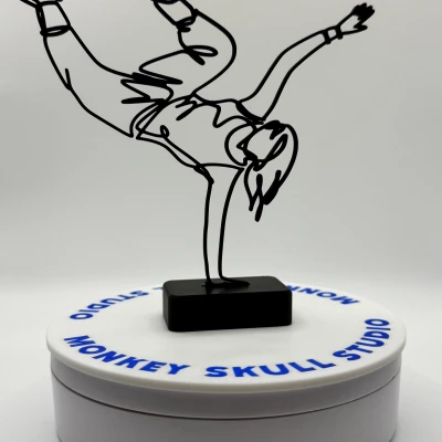 Tác Phẩm Điêu Khắc Line Art Vũ Công Đường Phố