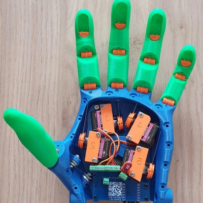 Bàn tay cơ khí điều khiển bằng giọng nói giá rẻ