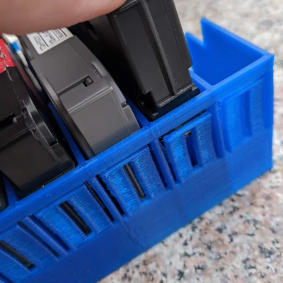 Hộp Đựng Băng Nhãn Brother P-Touch TZ TZe