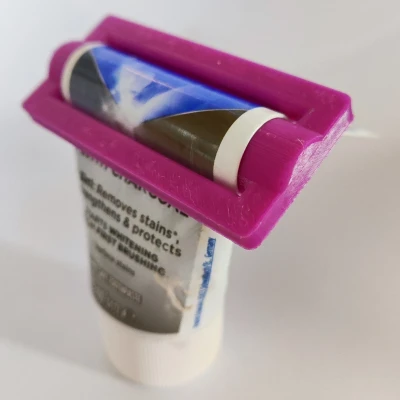 Dụng Cụ Cuộn Tuýp Kem Đánh Răng Hiệu Quả