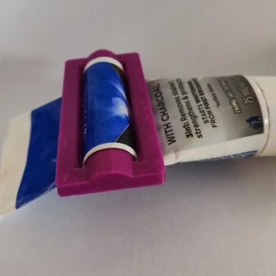 Dụng Cụ Cuộn Tuýp Kem Đánh Răng Hiệu Quả