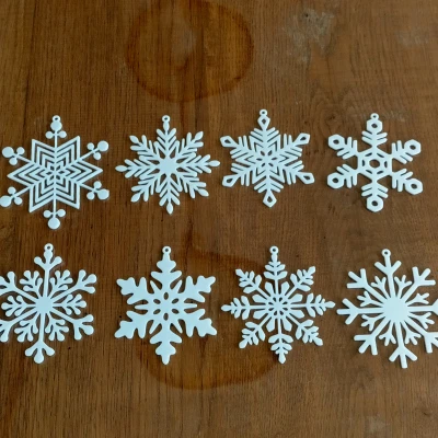 Gói 3 - 8 bông tuyết để treo - 8 snowflakes to hang