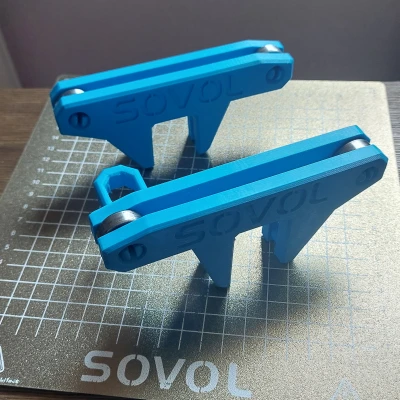 Giá đỡ cuộn filament có bạc đạn điều chỉnh cho Sovol SV06