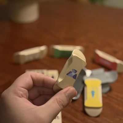 SpinDeck Fidget - Đồ Chơi Nam Châm Lật Ván