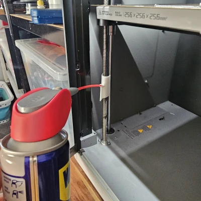 Đầu xịt chống văng bắn cho trục vít me