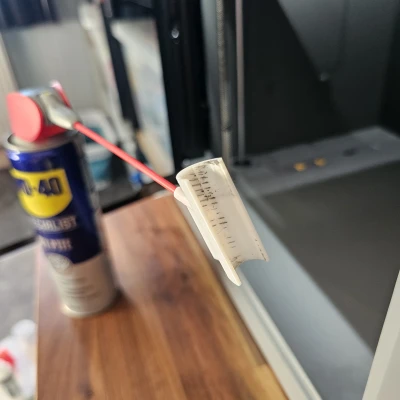 Đầu xịt chống văng bắn cho trục vít me