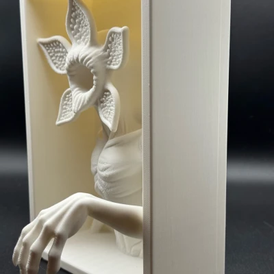 Hộp Bóng 3D Hình Demagorgone