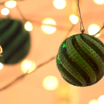 [7 MẪU] Trang Trí Quả Châu Giáng Sinh 2025