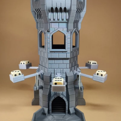 Tháp Đổ Xúc Xắc Kiểu Trung Cổ Có Máy Bắn Đá