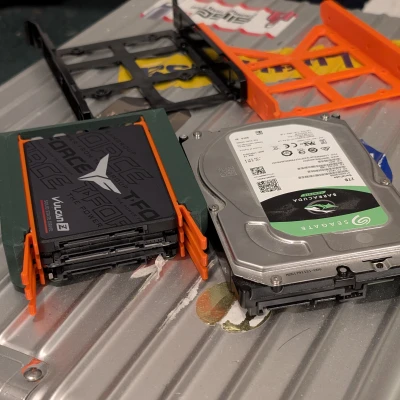 Adapter Chuyển Đổi Ổ Cứng 2.5" SSD Sang Khay 3.5" HDD Ba Ổ Đĩa, Không Cần Dụng Cụ