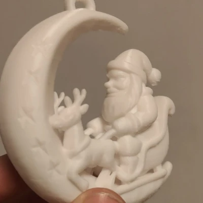 Ông Già Noel Trên Trăng Lưỡi Liềm – Đồ Trang Trí Lễ Hội