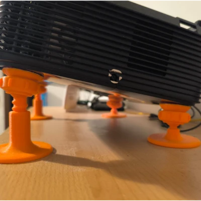 Chân đa năng, có thể điều chỉnh độ cao và góc