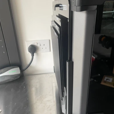 Giá đỡ nắp Carbon Elegoo Centauri và khay (phiên bản 3 và 5 khay). Có tùy chọn bản lề, không bản lề và điểm gắn ăng-ten wifi.