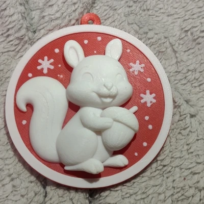 Tượng Sóc Tò Mò Rừng Xanh