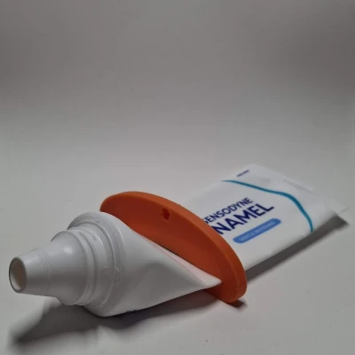 Dụng Cụ Nặn Kem Đánh Răng Đơn Giản