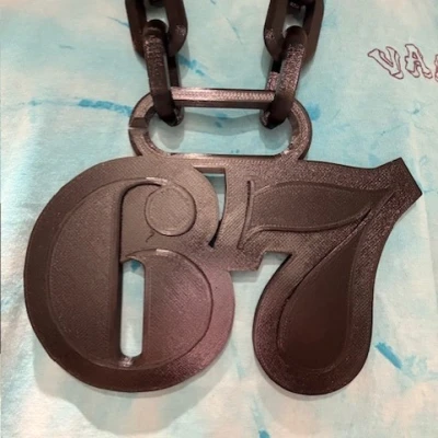 Mặt dây chuyền xích ‘67’