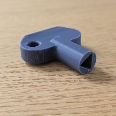 Chìa Khóa Tủ Điện Công Nghiệp Hình Tam Giác 2