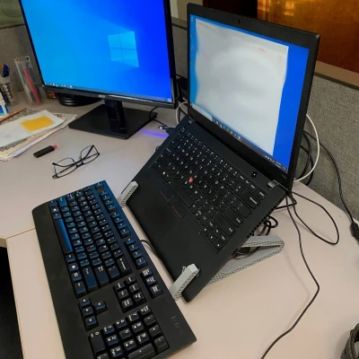 Chân đế laptop dọc / Bản remix