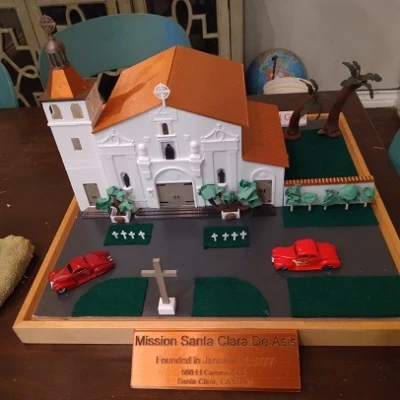 Mô hình Nhà thờ Santa Clara De Asis
