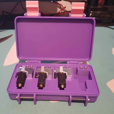 Hộp Đầu Đùn Centauri Carbon