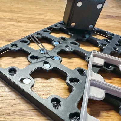 Tấm đế Gridfinity với nam châm "lật ngược"