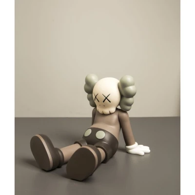 Tượng Kaws Ngồi - Đồ Trang Trí Thiết Kế