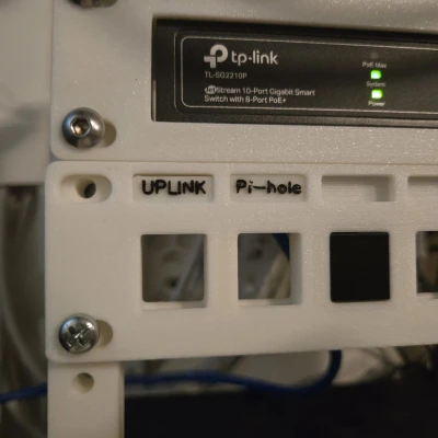 Khay Keystone Patch Panel 10 inch Kèm Nhãn