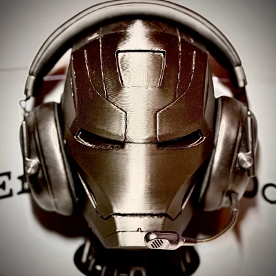 Chân đế tai nghe - Iron Man