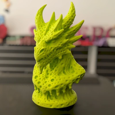 Tượng Đầu Rồng Độc Hại (Toxic Dragon Bust)