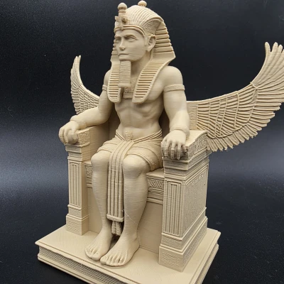 Tượng Pharaoh Ai Cập Ngồi với Đôi Cánh Osiris