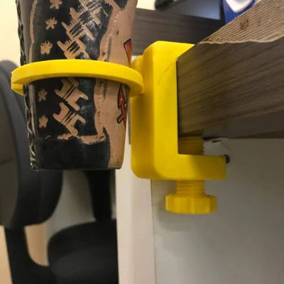 Chỗ Cắm Cốc Trên Bàn