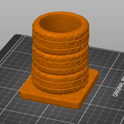 Kệ Đựng Bút Ba Lốp Xe Xếp Chồng