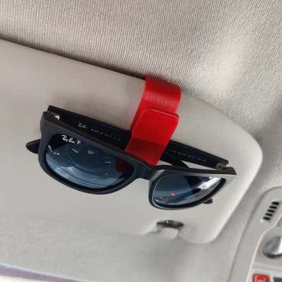 Kẹp Kính Râm Trên Xe Hơi