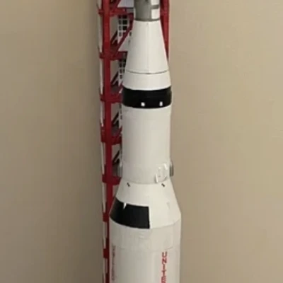 Mô hình Tên lửa Saturn V, Tháp Phóng, Bệ Phóng Di Động có LED và Crawler (Tỉ lệ 1:157)