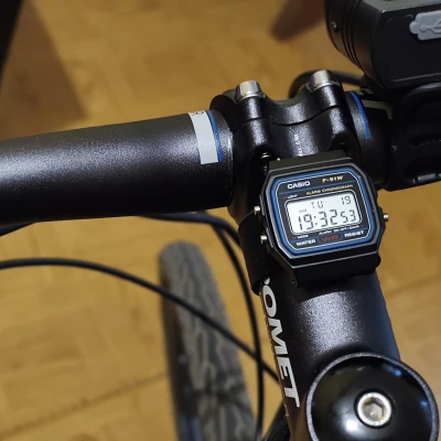 Giá đỡ ghi đông xe đạp cho Casio F-91W