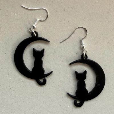 Bông Tai Mèo Và Trăng Lưỡi Liềm