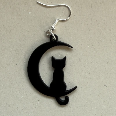 Bông Tai Mèo Và Trăng Lưỡi Liềm