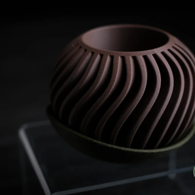 Chậu cây "surge · planter" hiện đại tối giản