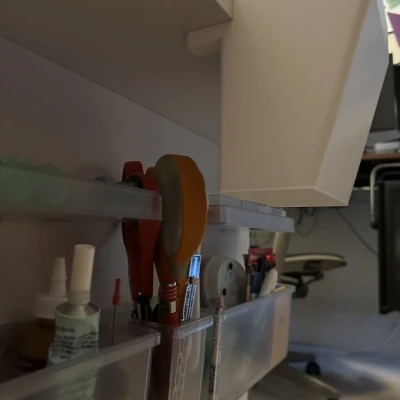 Thùng rác gắn bàn cho vải, chỉ, vụn nhựa, và hơn thế nữa!