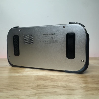 Vỏ Bám Tay & Kính Bảo Vệ Màn Hình RG477m