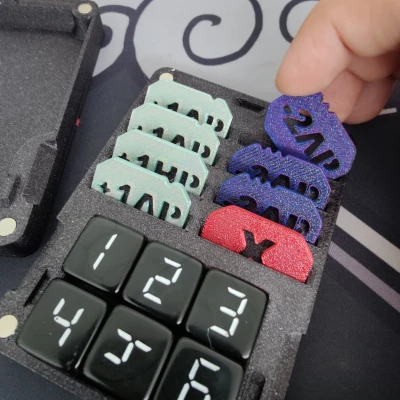 Hộp Đựng Xúc Xắc và Token Gundam Card Game