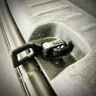 Chốt cửa cốp xe VW Caddy / T5 / T6 để cắm trại