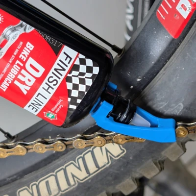Dụng cụ dẫn hướng chai dầu nhớt sên xe đạp Finish Line
