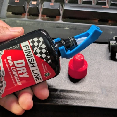 Dụng cụ dẫn hướng chai dầu nhớt sên xe đạp Finish Line