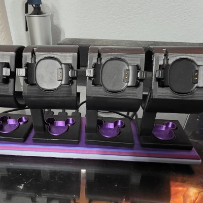 Giá Đỡ và Sạc Disney Magic Band Plus