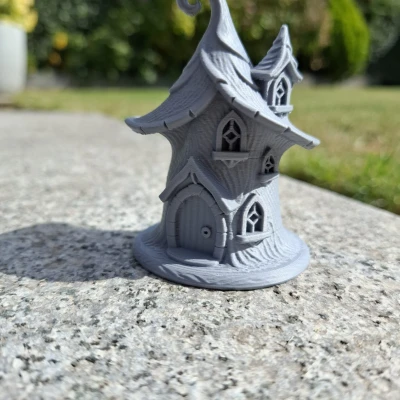 Nhà Cây Xoắn Tiên