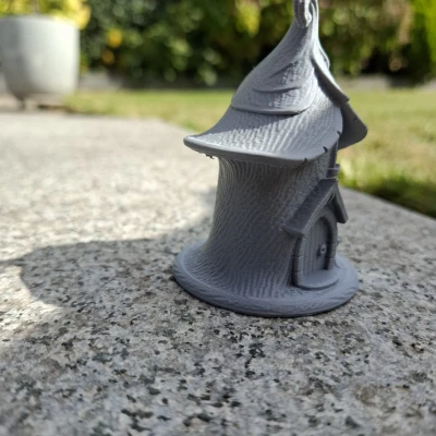 Nhà Cây Xoắn Tiên