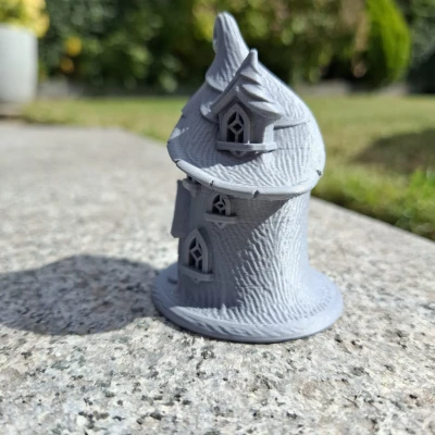 Nhà Cây Xoắn Tiên