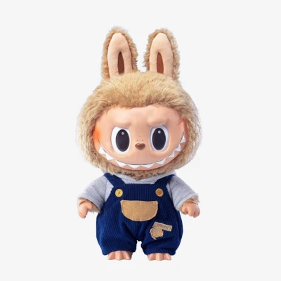 Labubu Mặc Yếm – Vẻ Nghịch Ngợm Điệu Đà