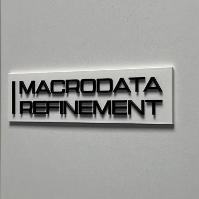 Tấm Biển Treo Tường Severance Chính Xác Như Phim